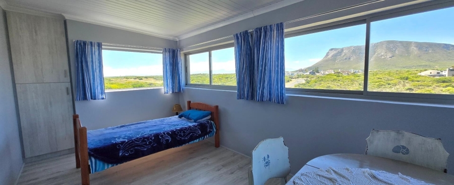 5 Bedroom Property for Sale in Kleinbaai Western Cape